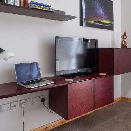 Contemporary One Bedroom Apartment Close To All Amenities In Conservation Area Tain Exterior foto